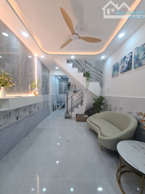 Nhà 3 tầng mới đươnffg Bình Đông, Quận 8, Giá 3.05 tỷ