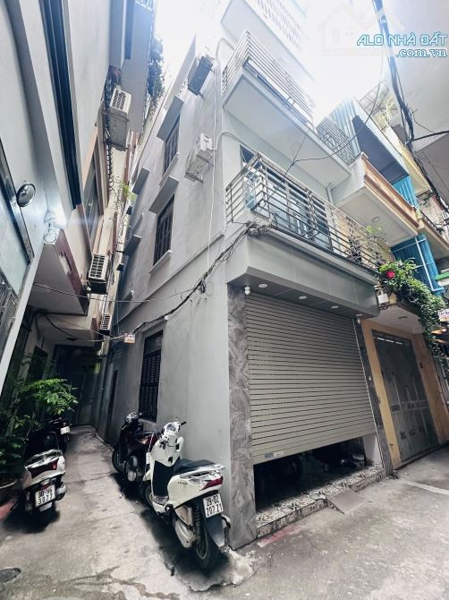 Nhà phân lô, dân xây, 2 mặt thoáng, ôt đỗ cửa, kinh doanh tốt, DT 46m2, giá bán 10.5 tỷ