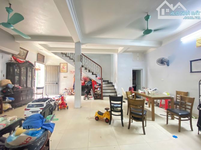 PHỐ NGỌC THỤY LONG BIÊN 22 TỶ DT 155M MT 8M 4T Ô TÔ TRÁNH KINH DOANH TƯƠNG LAI MẶT PHỐ