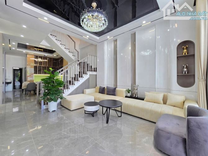 BÁN NHÀ THẠCH BÀN GIÁ 7 TỶ, DT48M2, 5 TẦNG, 5 PHÒNG NGỦ, GIÁ CHỦ CỰC SỐC