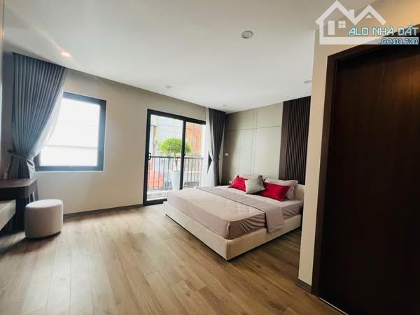 VỊ TRÍ CỰC HIẾM NGUYỄN LAM LONG BIÊN 10 TỶ DT 50M MT 5M 7T  KINH DOANH GIAO THÔNG THUẬN