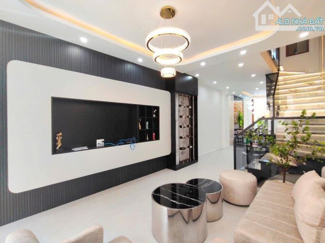 BÁN NHÀ THẠCH BÀN 6.6 TỶ, DT42M2, MT4.1M, 5 TẦNG, FULL NỘI THẤT, Ô TÔ THÔNG
