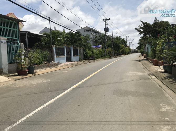 Mặt tiền ngang 10m đào sư tích 200m2 gấp bán