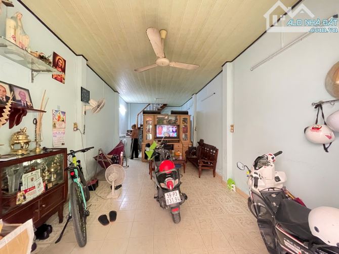 Bán nhà Trường Chinh - thông Nguyễn Hồng Đào - DT 3.8 x 15 - cn 59m2 - giá 6.7 tỷ TL
