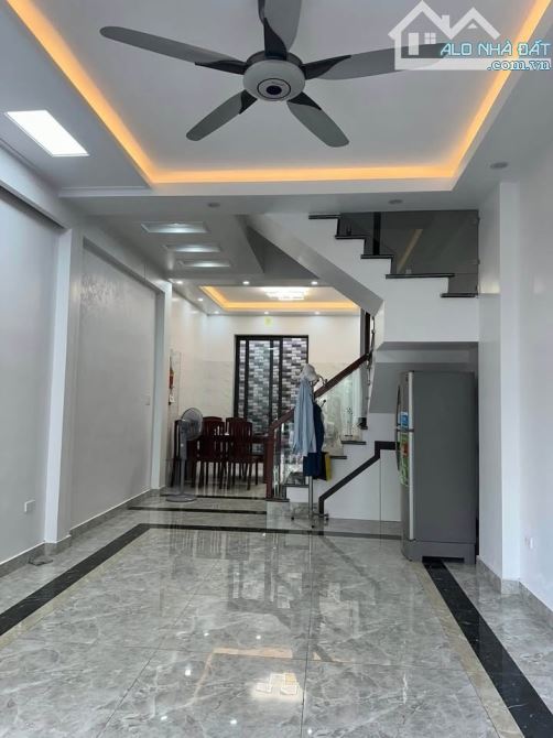 Bán nhà Hẻm VF5 Trịnh Đình Trọng, Tân Phú 4 x 13, vuông vức, nhỉnh 5 tỷ