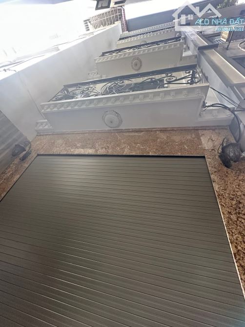 BÁN NHÀ PHỐ TRẠM LONG BIÊN GẦN CẦU VĨNH TUY 6 TỶ 35m Ô TÔ KINH DOANH MT4m