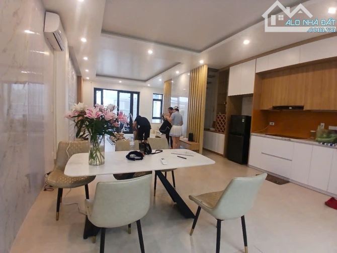 B.Á.N NHÀ GẦN QUẬN ỦY BẮC TỪ LIÊM  ,  Ô TÔ ĐỖ CỔNG  , DÂN XÂY TÂM HUYẾT  84M2, 15 TỶ