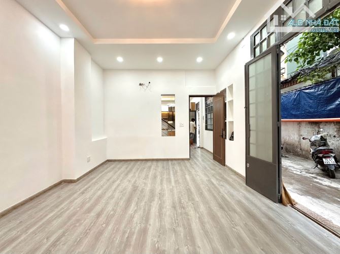 CHỦ NGỘP CẦN  BÁN NHÀ  GẤP 3 TẦNG ĐƯỜNG CHỢ LỚN – QUẬN 6 – GIÁ CHỈ 5.8 TỶ - DT 48m