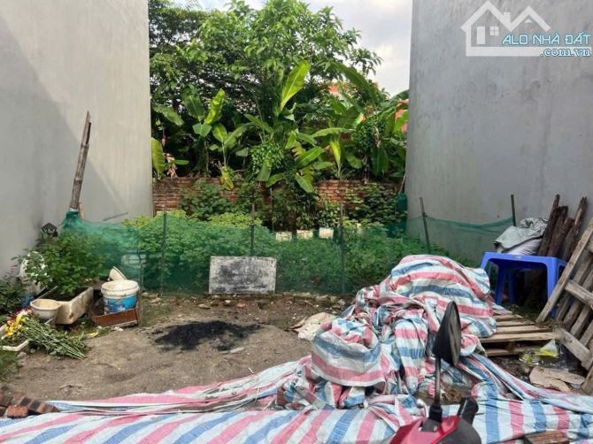 BÁN ĐẤT ĐẸP BÁT KHỐI LONG BIÊN NHỈNH 4 TỶ MT 5m, NGÕ DÂN SINH ĐẸP KHU VỰC SẦM UẤT
