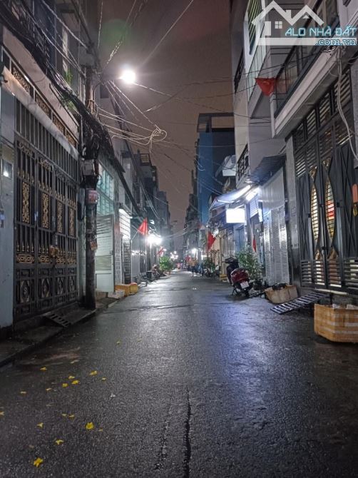 🔥Về quê cần bán gấp nhà hẻm xe hơi Lê Văn Quới, 4 tầng BTCT, giá cực mềm!