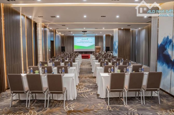 SIÊU ĐẲNG CẤP- KHÁCH SẠN 5 SAO- VÕ NGUYÊN GIÁP- 921M2- VIEW BIỂN CỰC VIP- DOANH THU 12TỶ.