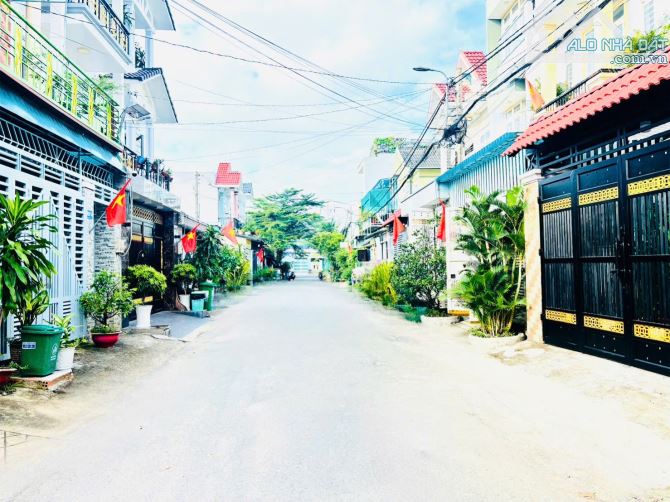 Bán Nhà Hóc Môn - 91M2 (5 x 18,3m ) - 4Tầng - Hẻm Nhựa 8m -  Chỉ 6,35 Tỷ. - 1