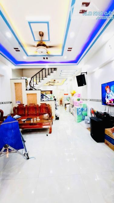 Bán Nhà Hóc Môn - 91M2 (5 x 18,3m ) - 4Tầng - Hẻm Nhựa 8m -  Chỉ 6,35 Tỷ. - 2