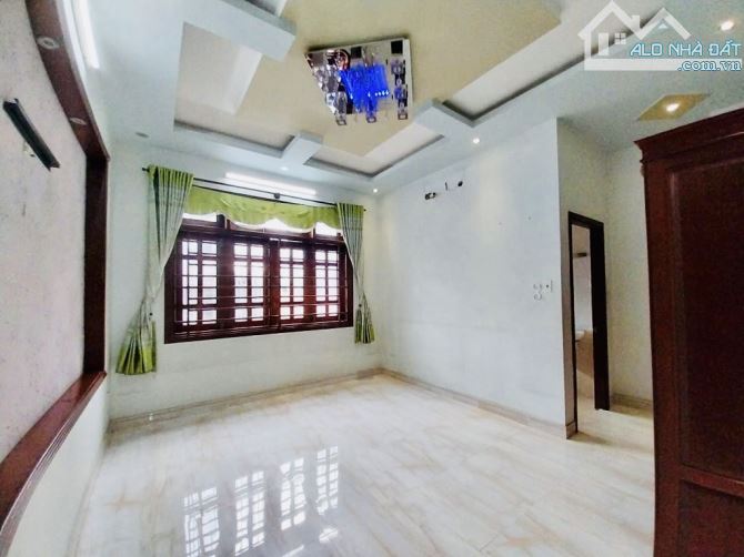 BÁN NHÀ ĐẸP NGANG 5.5M, 4 TẦNG, SÂN Ô TÔ BÙI QUANG LÀ, GÒ VẤP, CHỈ 1x TỶ