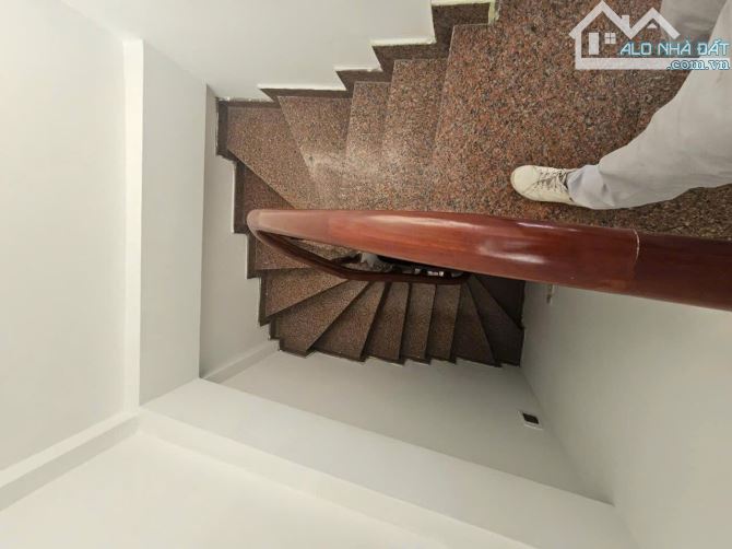 Cho thuê nhà riêng ở Cầu giấy 5 tầng đủ đồ, vòa ở luôn, ảnh thực tế