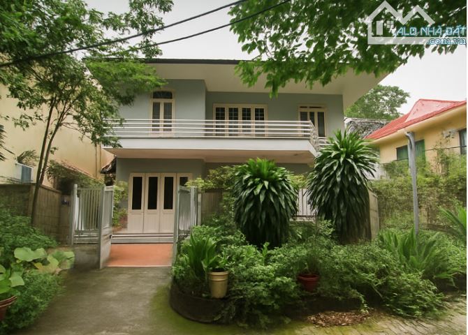 BÁN BIỆT THỰ NHÀ VƯỜN TÂY HỒ, LÀNG KIẾN TRÚC PHONG CẢNH. DT 185M2. GIÁ 60 TỶ