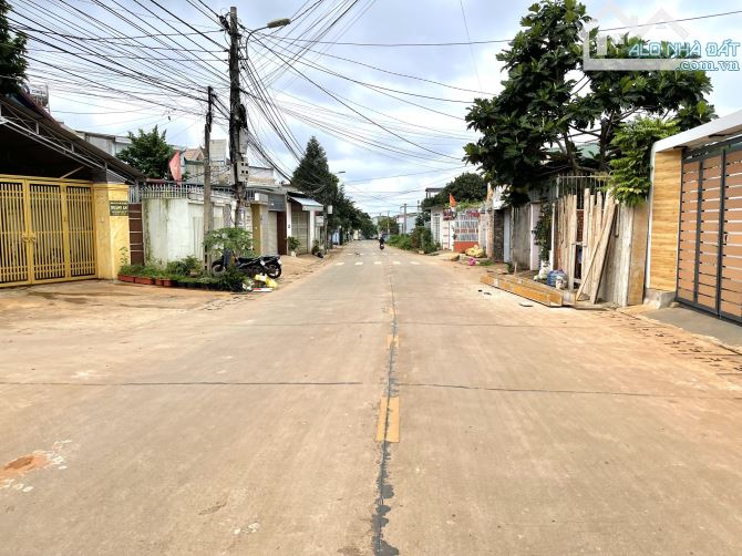 💥Bán Đất Tặng Kho TC 5*18m,hẻm Nguyễn Hữu Thấu.nhiều lô khác