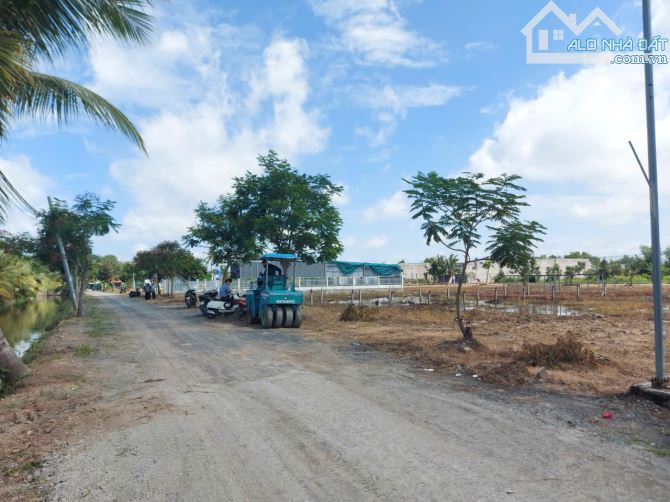 Chủ gửi bán lô đất 500m2 - ngay trường đại học tân đức-khu công nghiệp đức hòa