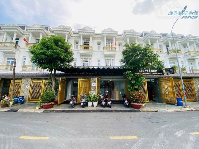 BÁN NHÀ PHỐ HOÀNG HÙNG VÕ THỊ SÁU ĐÔNG HÒA DĨ AN, TRỆT 2 LẦU 4PN