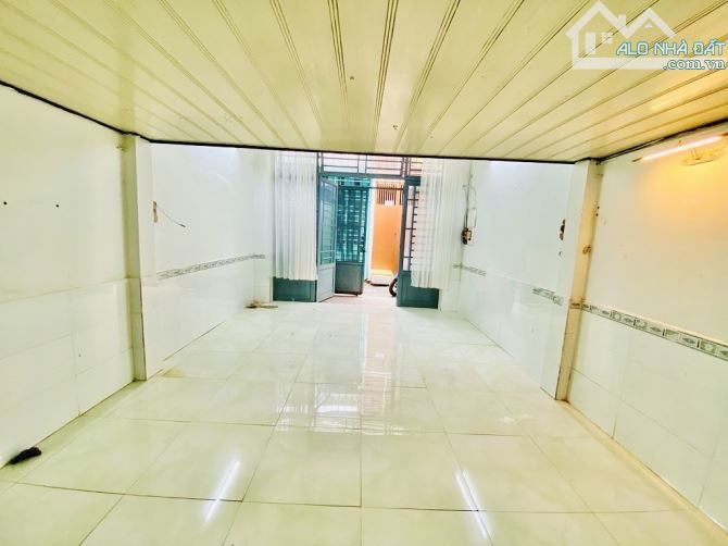 Bán nhà Hoàng Bật Đạt, P.15 Tân Bình, 2 tầng, sổ nở hậu, chỉ hơn 4 tỷ