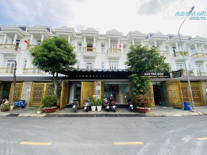 Nhà 3 lầu Đ Võ Thị Sáu - Đông Hoà - Tp HCM. 4p ngủ, 5ty650