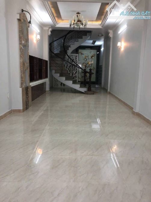 Bán nhà sát mặt tiền Quang Trung, phường 8, Gò Vấp, hẻm 7m, 95m2, 4 tầng, giá 9.xx tỷ