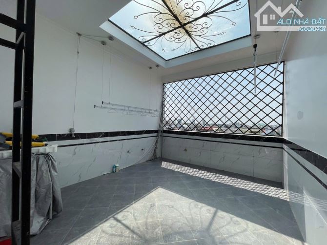 Nhà đẹp đẳng cấp thượng lưu khu phân lô Tô Vũ - 193 Văn Cao. DT 92m² x 5T - 10