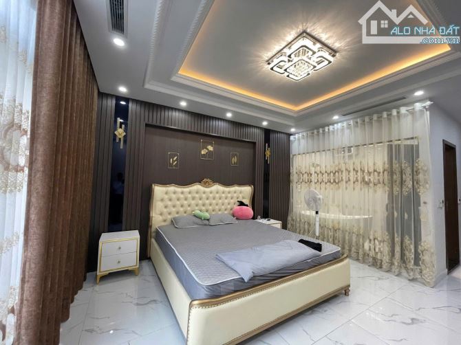 Nhà đẹp đẳng cấp thượng lưu khu phân lô Tô Vũ - 193 Văn Cao. DT 92m² x 5T - 11