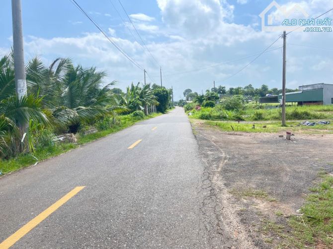 MẶT TIỀN ĐƯỜNG NGUYỄN HUỆ  ĐẤT ĐỎ - THÀNH PHỐ HỒ CHÍ MINH?     Dt mỗi lô 173 m thổ cư 80 m - 1