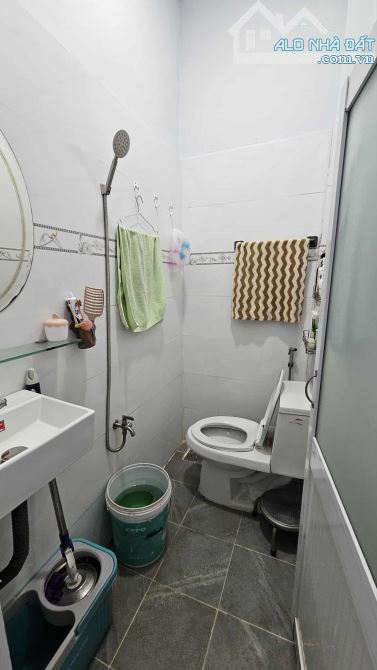 Bán nhà hẻm Thạch Lam,P.Phú Thạnh,Q.Tân Phú,dt: 4 x 5 nhà xây 2 lầu 2 Tỷ 45. - 1