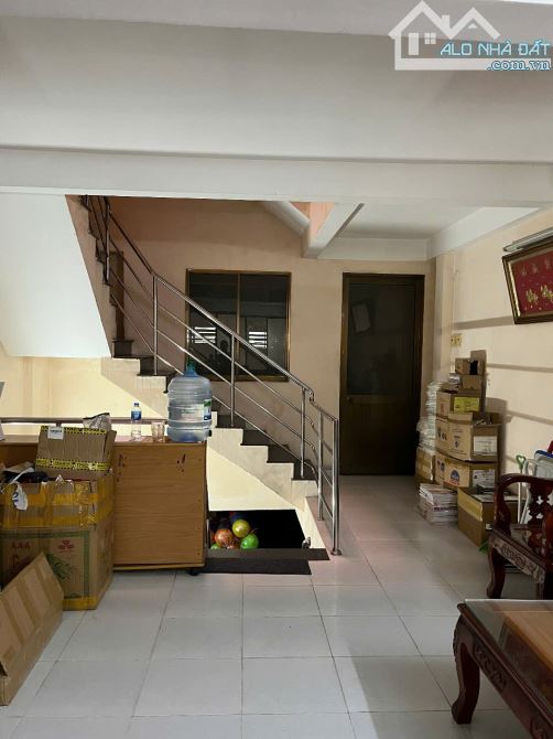 Kẹt tiền bán gấp  nhà 3 tầng, đường Trần Phú, P4, Quận 5, Tiện KD - Giá tốt - 1