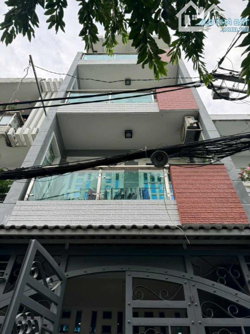 Xe hơi đậu trong nhà 4x12.5 vuông đẹp 4 tầng 5 phòng - 1