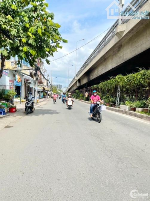 TỰA BIỆT THỰ - TT QUẬN 7 - 120M2 - HƠN 12T - 1