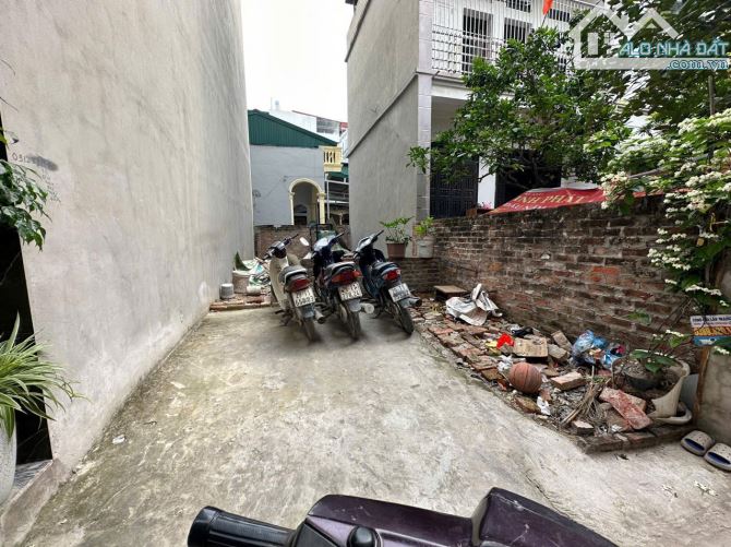 Lô đất 40m mặt tiền 3,65m - Ỷ la - Dương Nội - oto lùi cửa - giá 5ty2 - 1