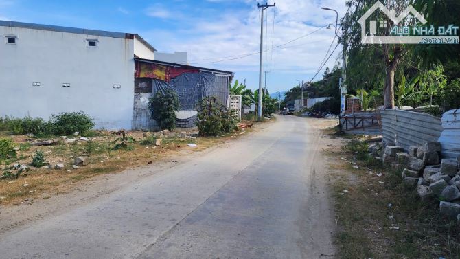 ĐẤT TĐC MẶT TIỀN B3 HÒN THƠM, VĨNH NGỌC, NHA TRANG, GIÁ RẺ ĐƯỜNG 8M THÔNG. - 1