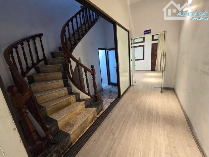 BÁN NHÀ PHÂN LÔ QUÂN ĐỘI LÊ TRỌNG TẤN, BA BƯỚC RA MẶT PHỐ, VỈA HÈ Ô TÔ TRÁNH, SỔ VUÔNG - 1