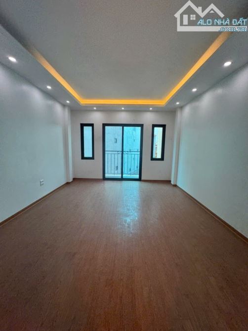 📍 ĐẠI CÁT, BẮC TỪ LIÊM – NHÀ MỚI XÂY 32M² – MẶT TIỀN 4M – 5 TẦNG – Ô TÔ VÀO NHÀ – GIÁ 6.5 - 1
