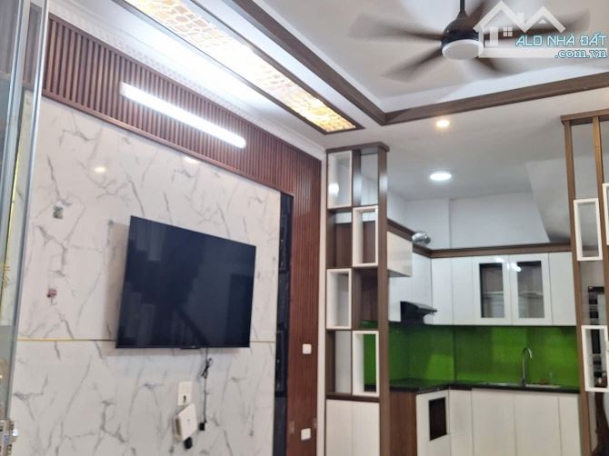 Nhà đẹp nội thất hiện đại giá rẻ nhất ngõ Phố Phúc Lợi DT 30m2 . Giá 5.28 tỷ - 1