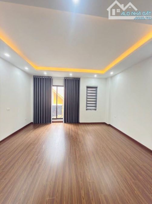 BÁN NHÀ PHÚC LỢI 4.5 TỶ, DT30M2, MT3.5M, 4.5 TẦNG Ô TÔ CÁCH 20M. - 1
