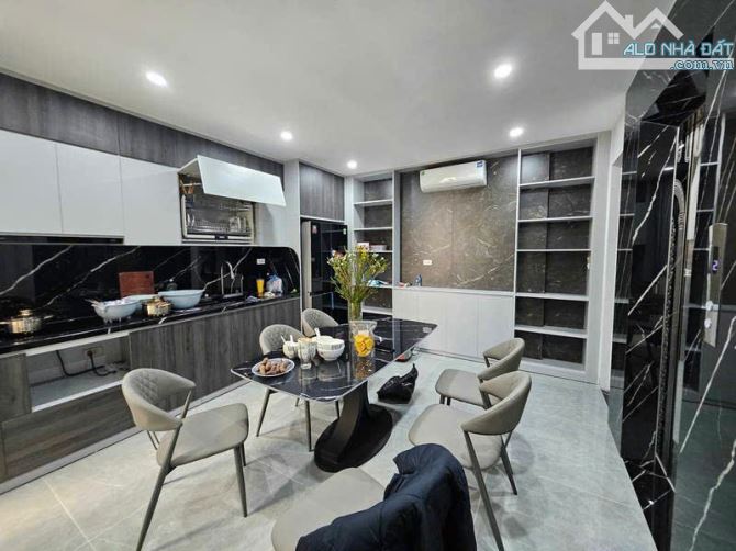 Siêu Vip Nhà Cổ Linh,phân lô,ô tô tránh,140M,MT 6.5M,KD đỉnh,giá đầu tư hơn 22 tỷ - 1
