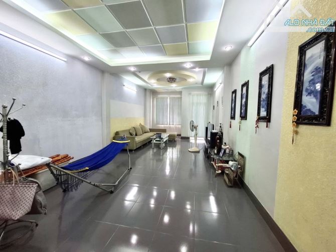 Nhà 4 tầng Mặt tiền đường SONG HÀNH phường ĐHT Q12 dt 76m2 (4,2mx18,2m), Đường 12m - 1
