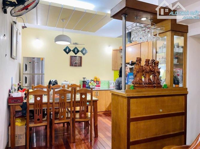 VỊ TRÍ ĐẸP PHỐ BỒ ĐỀ LONG BIÊN 10 TỶ DT 50M MT 4M 5T GẦN PHỐ TIỀN ÍCH BẠT NGÀN - 1