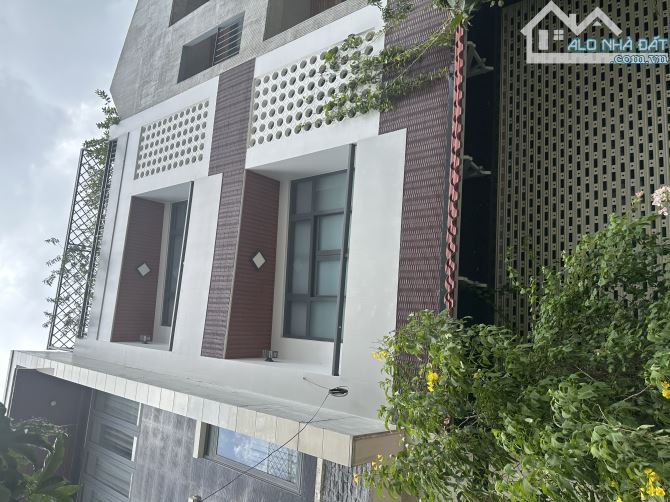 Nhà riêng 3tầng HUỲNH VĂN NGHỆ, ngang HIẾM 5.8m nở hậu 85m2 ÔTÔ VÀO NHÀ; đẹp như siêu mẫu - 1