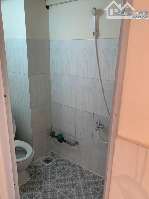 Bán Gấp CHDV Sân Bay Tân Sơn Nhất 6 Tầng Với 461,2m2 CN HĐT 180tr/th Bán 75 Tỷ - 1