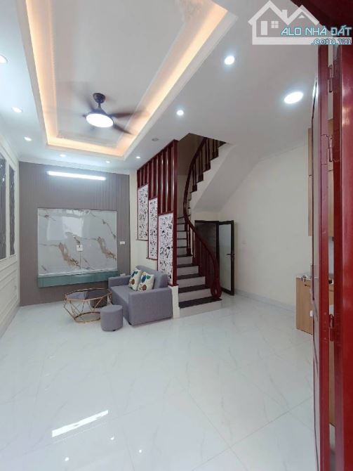 Bán nhà Bát Khối, Long Biên 32m2 - 5 tầng mt 5m nhỉnh 5 tỷ - 1