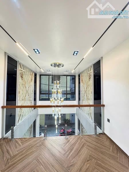 PHỐ NGỌC THỤY 10 TỶ DT 50M MT 4M 8T NGÕ THÔNG CÔNG VIÊN TRUNG TÂM NGỌC THỤY KINH DOANH - 1