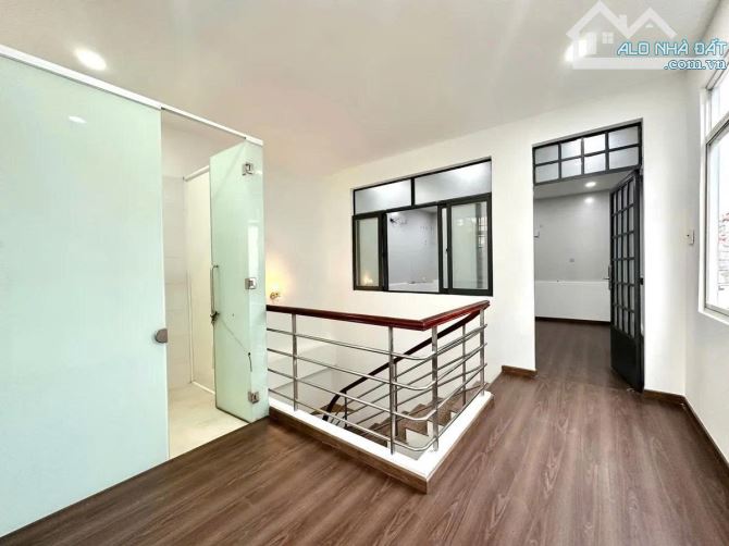 Nhà Hẻm xe hơi Nguyễn Duy Dương, Quận 10, DT 4.5x12.5m, 5 tầng đúc, chỉ 13.9 tỷ - 1