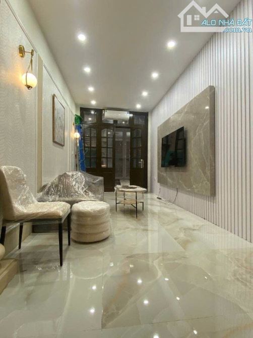 TRẦN QUỐC VƯỢNG, CẦU GIẤY - 33M2  - 5 TẦNG - NHÀ  ĐẸP Ở NGAY  - NGÕ THÔNG - GẦN Ô TÔ TRÁNH - 1
