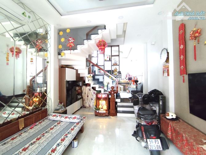 TÂN PHÚ-CẠNH VƯỜN LÀI-HẺM NHỰA 6M-55M2-4 TẦNG MỚI Ỡ NGAY-HƠN 7 TỶ - 1