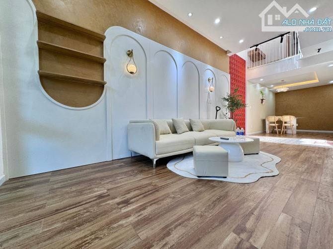 BÁN NHÀ THẠCH BÀN GIÁ 9.X TỶ, DT60M2, MT4M, Ô TÔ, NGÕ THÔNG, FULL NỘI THẤT, CHỦ MÓT BÁN - 1